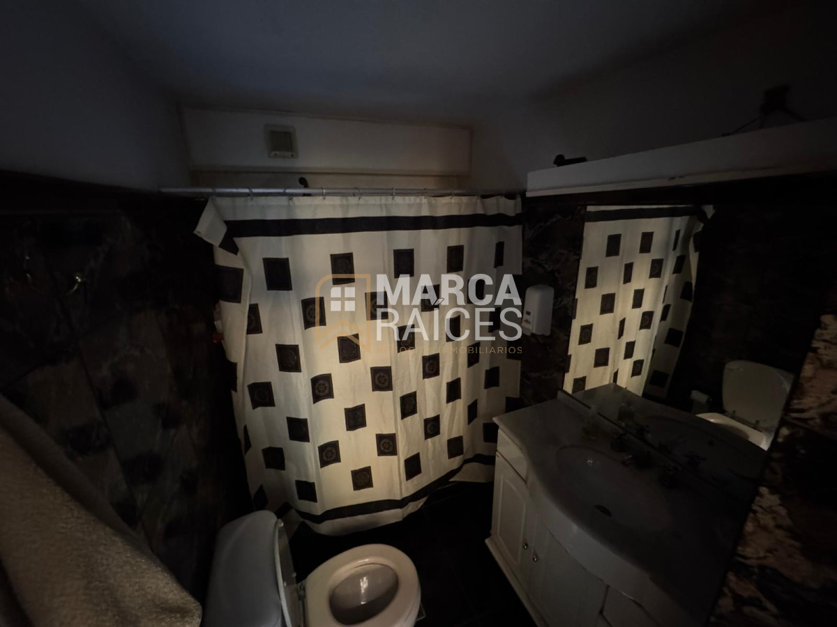 Casa ID.1207 - Venta 2 Casas 2 Padrones Ideal Para Edificio Punto Estrategico Centro Montevideo