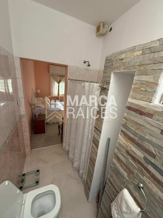 Casa ID.1519 - Venta Casa y 2 Apartamentos con Renta Activa en Malvín Norte Vivienda o Inversion Montevideo