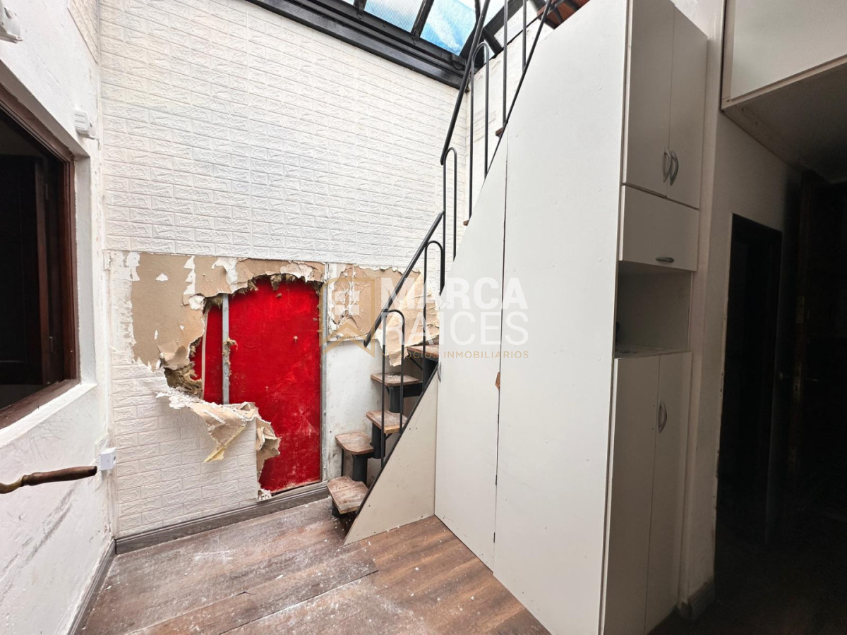 Casa ID.1899 - Venta Apartamento tipo casa 3 Dormitorios a reciclar Sin Gastos Comunes En Excelente Ubicación Pocitos