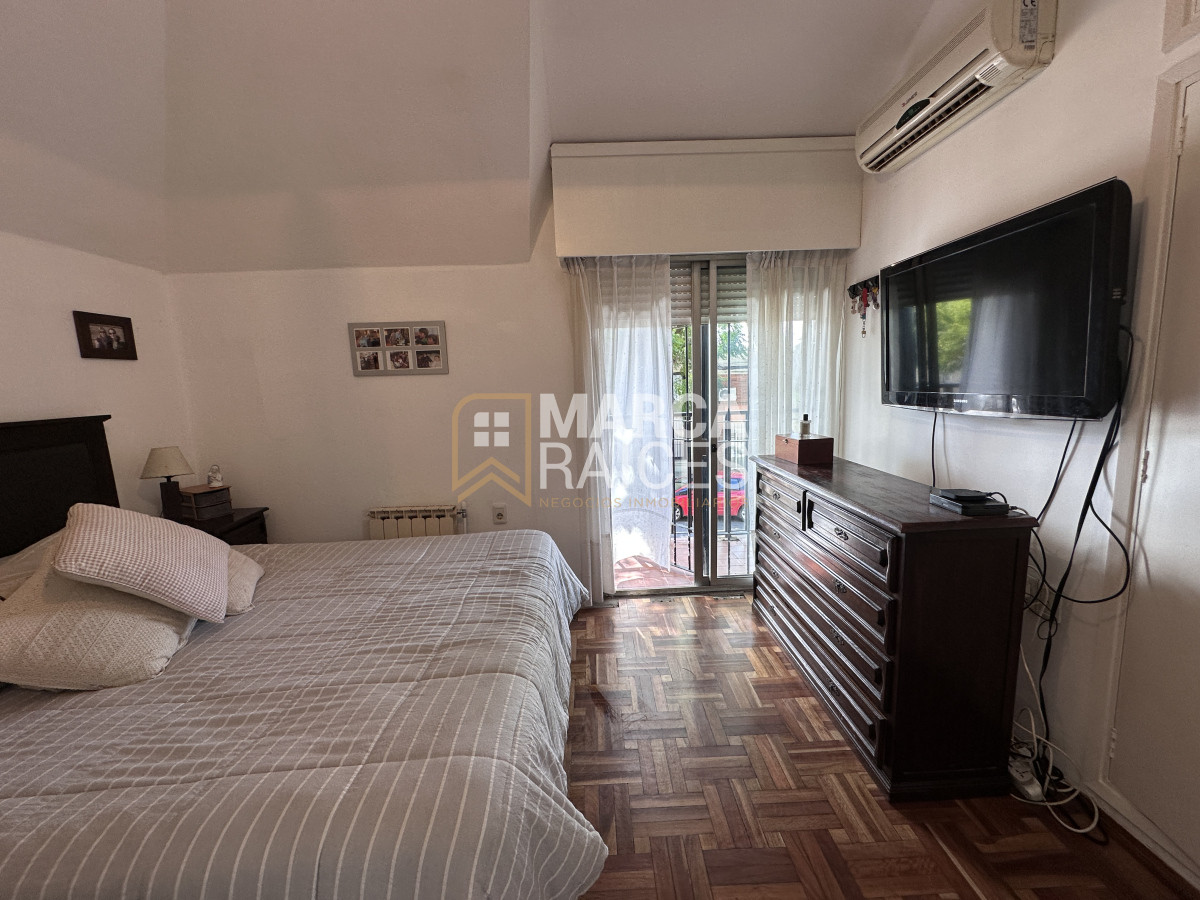 Casa ID.1073 - Venta Casa 4 Dormitorios 3 Baños Patio con Parrillero Parque Batlle Montevideo