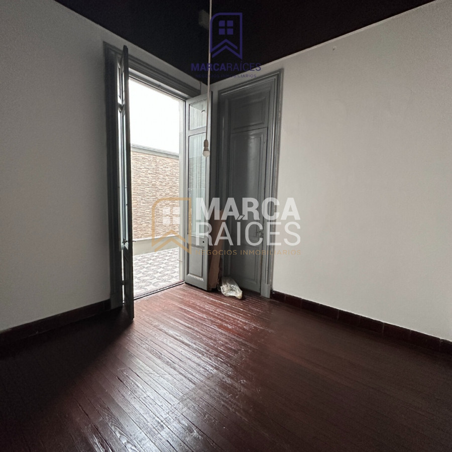 Casa ID.503 - Venta Casa 5 Dormitorios 2 Baños Azotea Cordon Montevideo