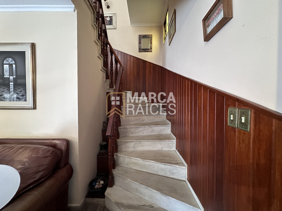 Casa ID.1073 - Venta Casa 4 Dormitorios 3 Baños Patio con Parrillero Parque Batlle Montevideo