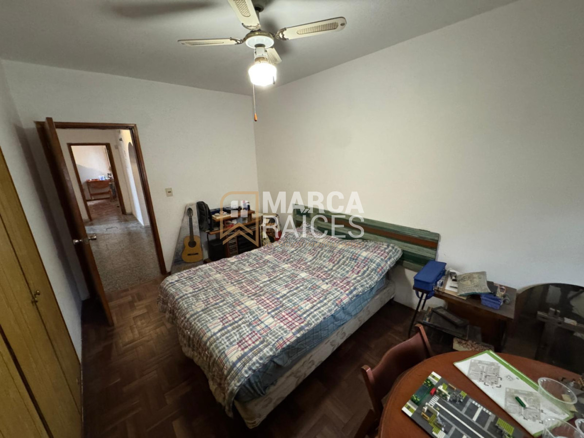 Casa ID.2027 - Venta Casa 3 Dormitorios 2 Baños Garage Patio Parrillero La Comercial Montevideo