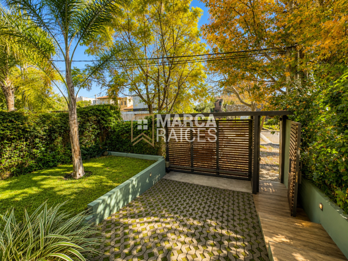 Casa ID.2037 - Venta Casa Ph Independiente 3 Dormitorios 3 Baños Piscina Climatizada Parrillero Cochera Parque Miramar 