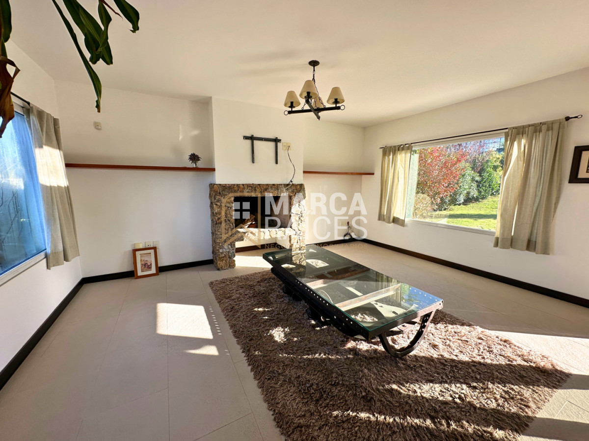 Casa ID.1803 - Venta Casa Premium Altos de La Tahona 4 Dormitorios 4 Baños