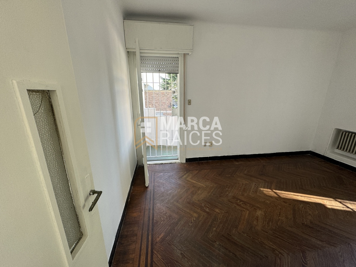 Casa ID.794 - Venta Casa 2 pisos 4 Dormitorios 2 Baños Garage Parque Rodo