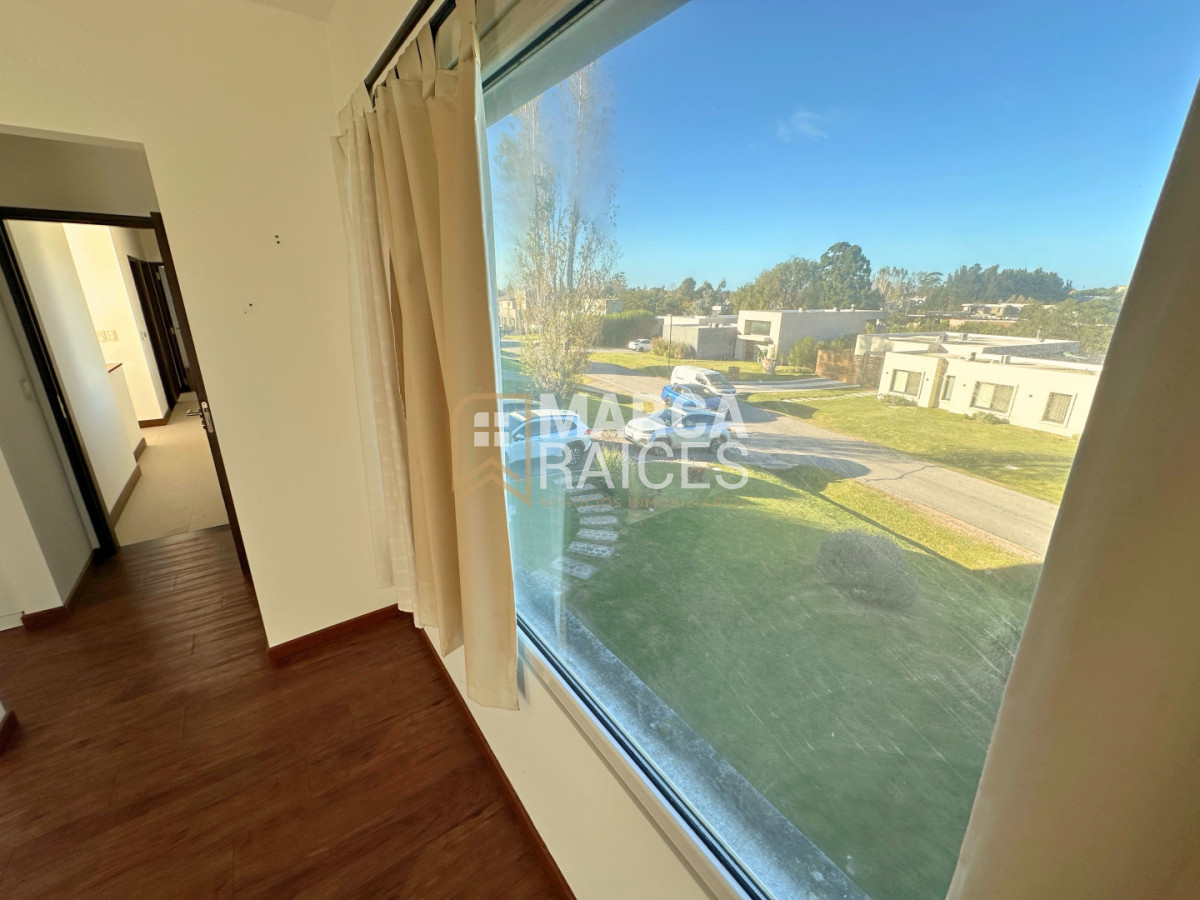 Casa ID.1803 - Venta Casa Premium Altos de La Tahona 4 Dormitorios 4 Baños