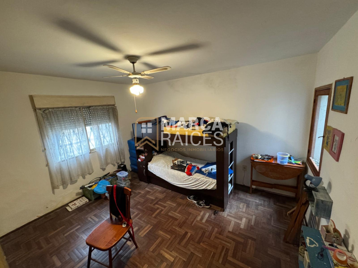 Casa ID.2027 - Venta Casa 3 Dormitorios 2 Baños Garage Patio Parrillero La Comercial Montevideo