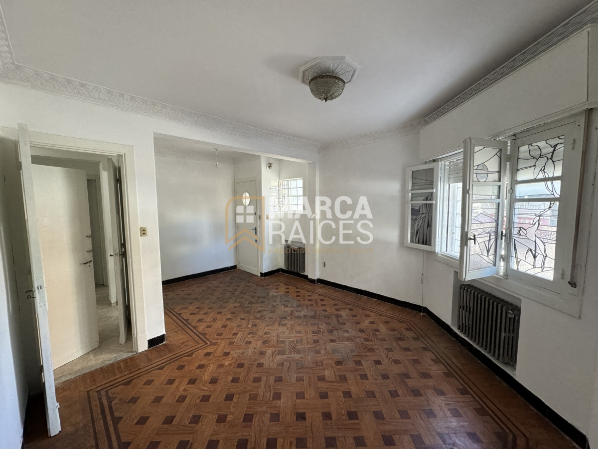 Casa ID.794 - Venta Casa 2 pisos 4 Dormitorios 2 Baños Garage Parque Rodo