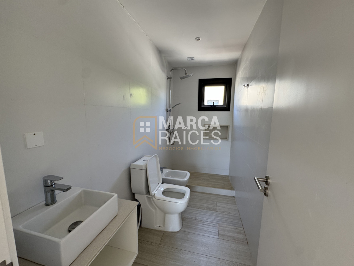 Casa ID.1661 - Alquiler Casa Comoda 3 dormitorios en condominio cerrado con seguridad Carrasco Montevideo