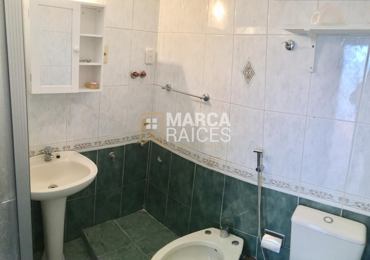 Casa ID.1899 - Venta Apartamento tipo casa 3 Dormitorios a reciclar Sin Gastos Comunes En Excelente Ubicación Pocitos