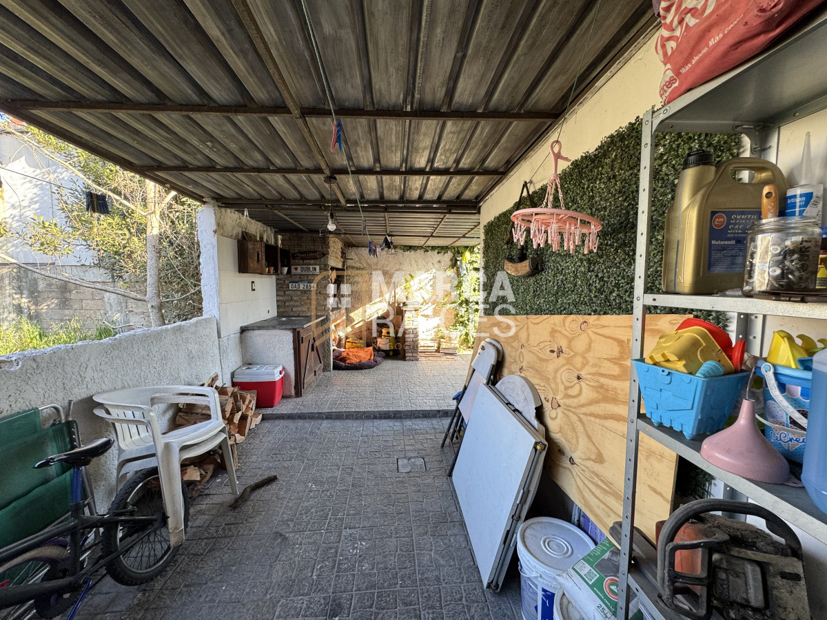 Casa ID.1562 - Venta Casa 3 Dormitorios en Terreno de 580 m2 Flor de Maroñas Montevideo