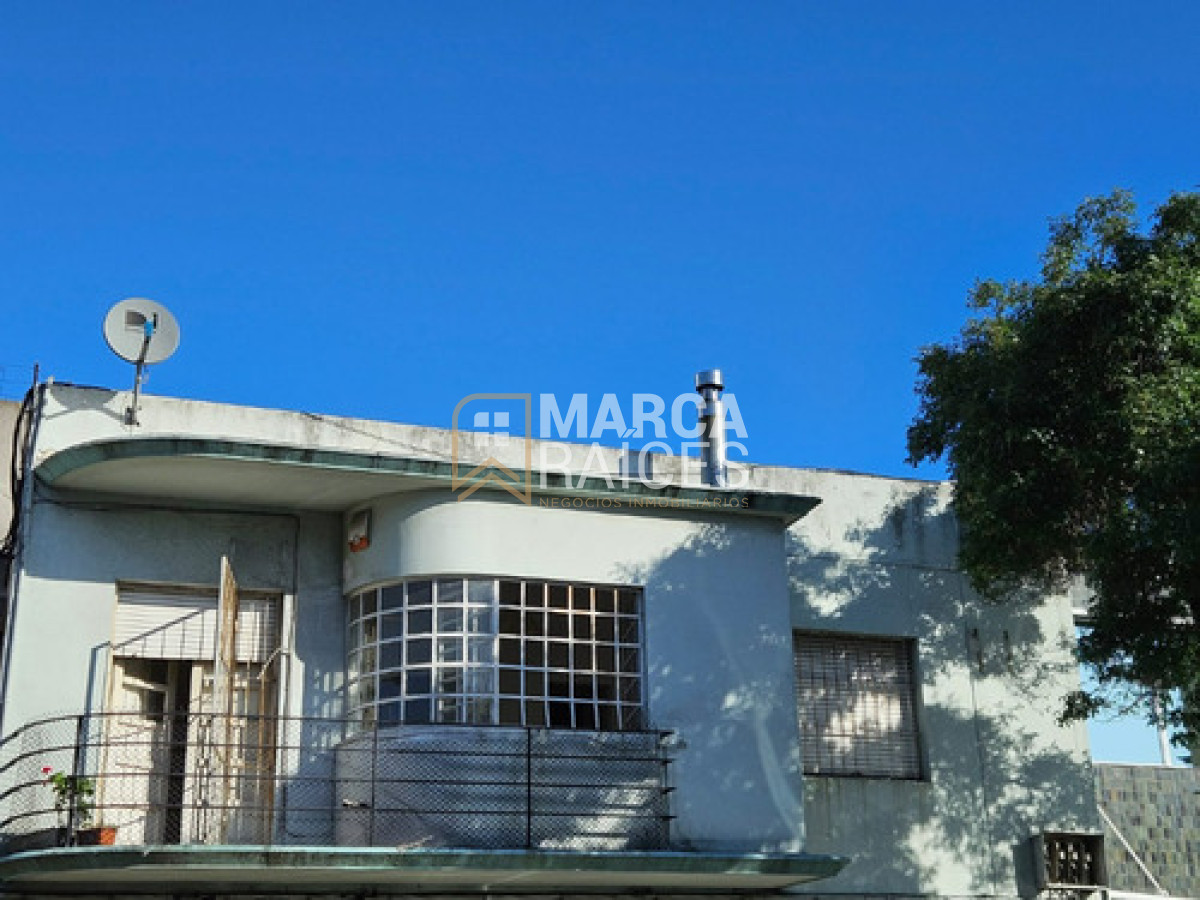 Casa ID.1735 - Venta Casa de Altos 3 Dormitorios + Parrillero Tres Cruces Montevideo