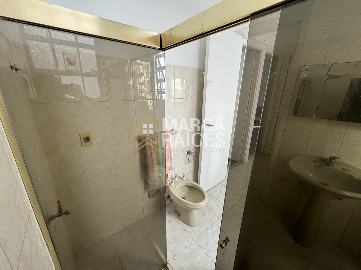 Casa ID.794 - Venta Casa 2 pisos 4 Dormitorios 2 Baños Garage Parque Rodo
