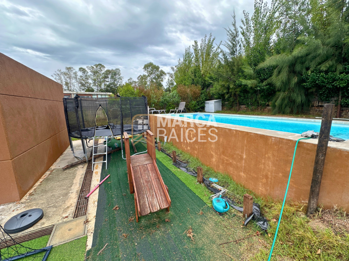 Casa ID.1721 - Venta Casa Premium 4 Dormitorios 2 Baños Cumbres de Carrasco (Barrio Privado) Canelones