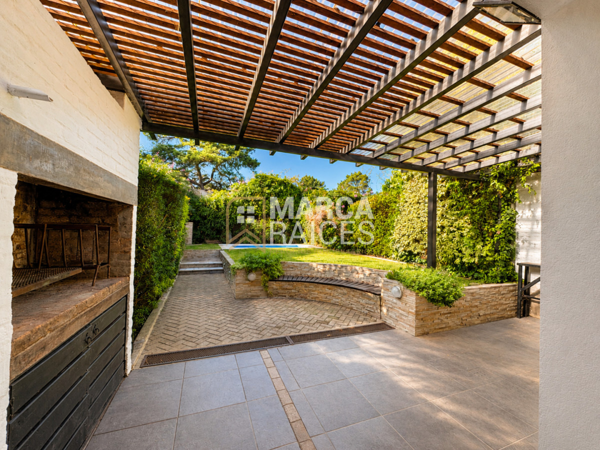 Casa ID.2037 - Venta Casa Ph Independiente 3 Dormitorios 3 Baños Piscina Climatizada Parrillero Cochera Parque Miramar 