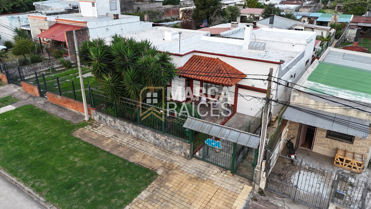 Casa ID.1519 - Venta Casa y 2 Apartamentos con Renta Activa en Malvín Norte Vivienda o Inversion Montevideo