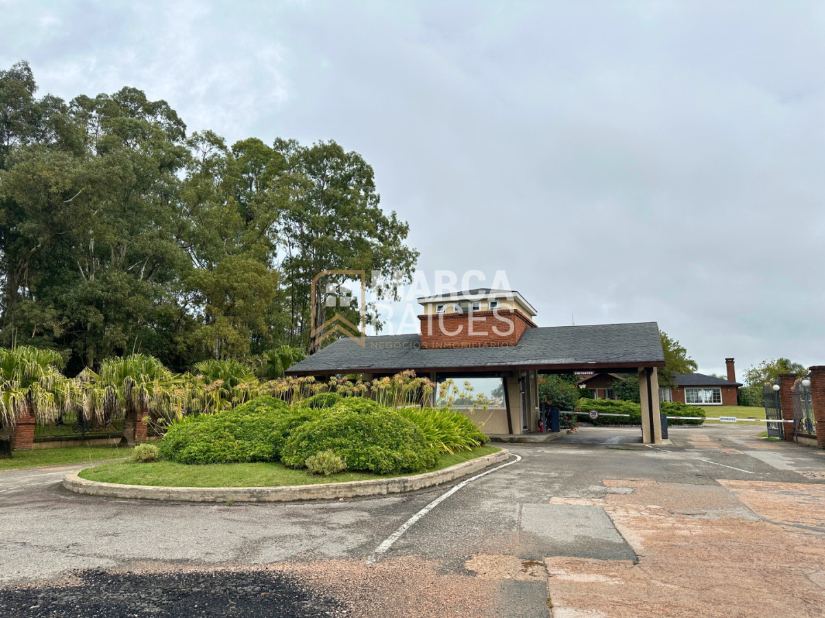 Casa ID.1721 - Venta Casa Premium 4 Dormitorios 2 Baños Cumbres de Carrasco (Barrio Privado) Canelones