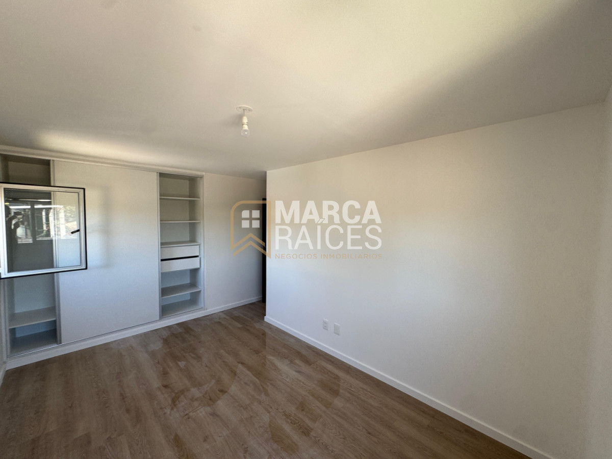 Casa ID.1810 - Venta Casa 3 Dormitorios en Ciudad de la Costa - Jardín Privado - Ley de Vivienda Promovida Aptas Banco Cochera Doble Canelones