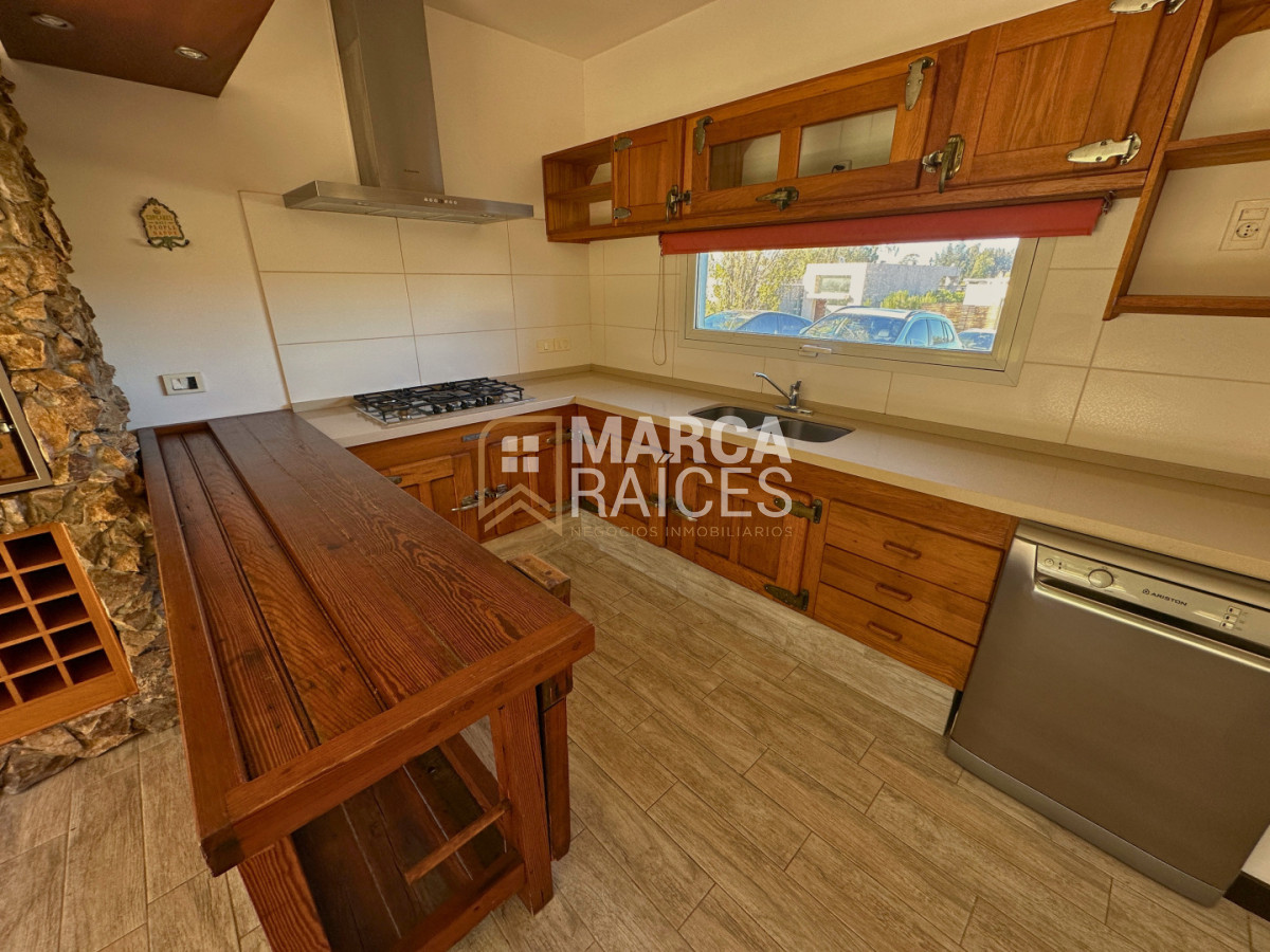 Casa ID.1803 - Venta Casa Premium Altos de La Tahona 4 Dormitorios 4 Baños