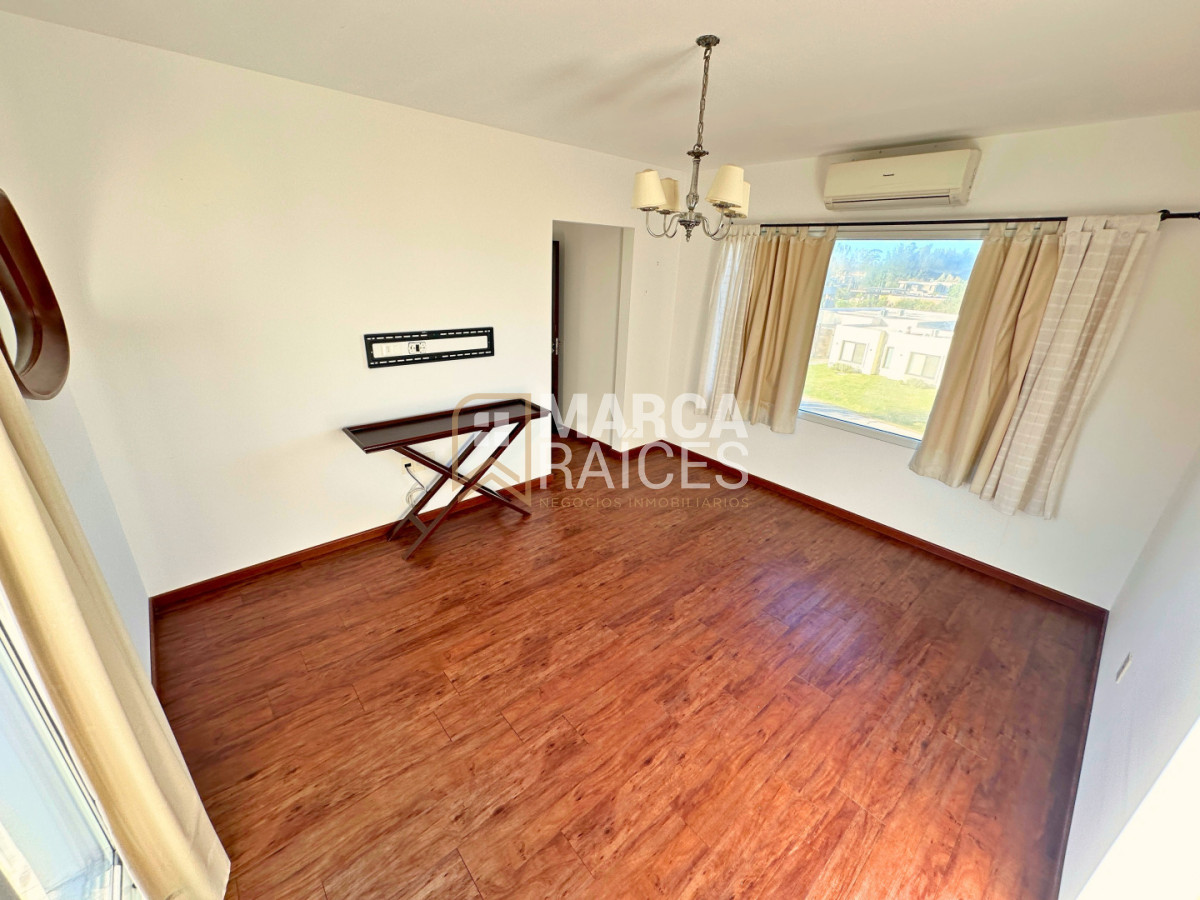 Casa ID.1803 - Venta Casa Premium Altos de La Tahona 4 Dormitorios 4 Baños