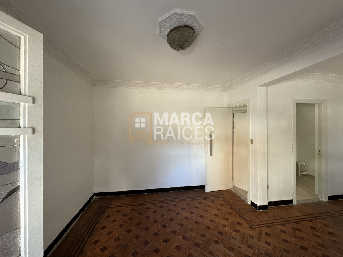 Casa ID.794 - Venta Casa 2 pisos 4 Dormitorios 2 Baños Garage Parque Rodo