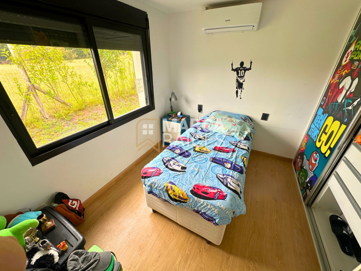 Casa ID.1721 - Venta Casa Premium 4 Dormitorios 2 Baños Cumbres de Carrasco (Barrio Privado) Canelones