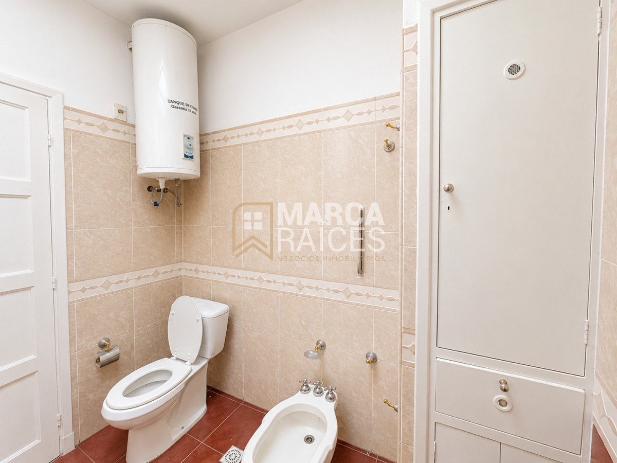 Casa ID.2580 - Alquiler Casa Pocitos 3 dormitorios 3 baños Terraza con parrillero Ideal Vivienda o Empresa Pocitos Montevideo