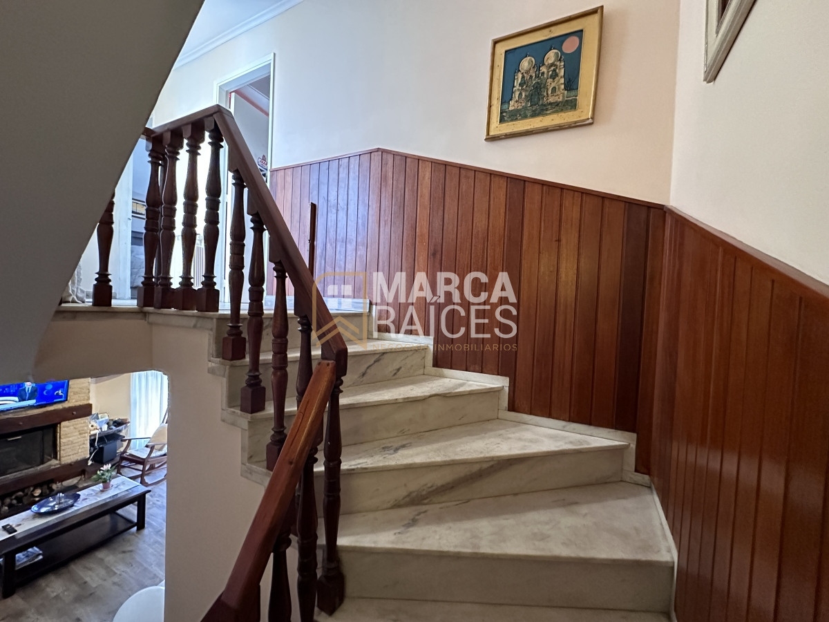 Casa ID.1073 - Venta Casa 4 Dormitorios 3 Baños Patio con Parrillero Parque Batlle Montevideo