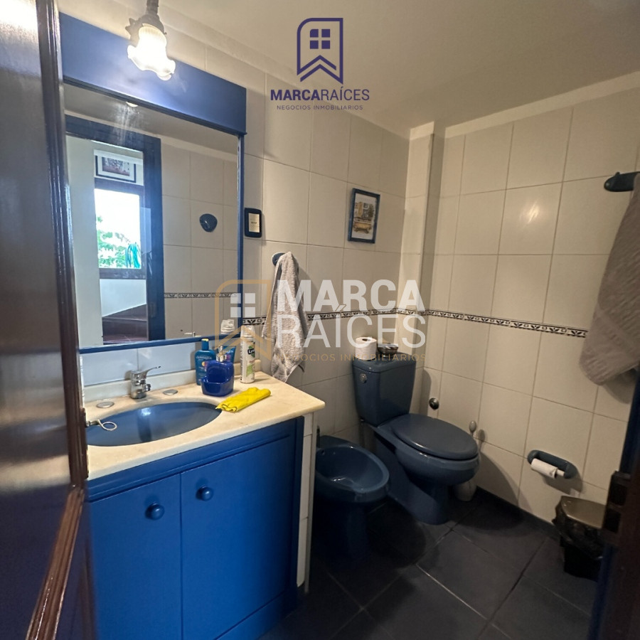 Casa ID.552 - Venta Casa Totalmente Reciclada 5 Dormitorios 2 Baños Centro Montevideo