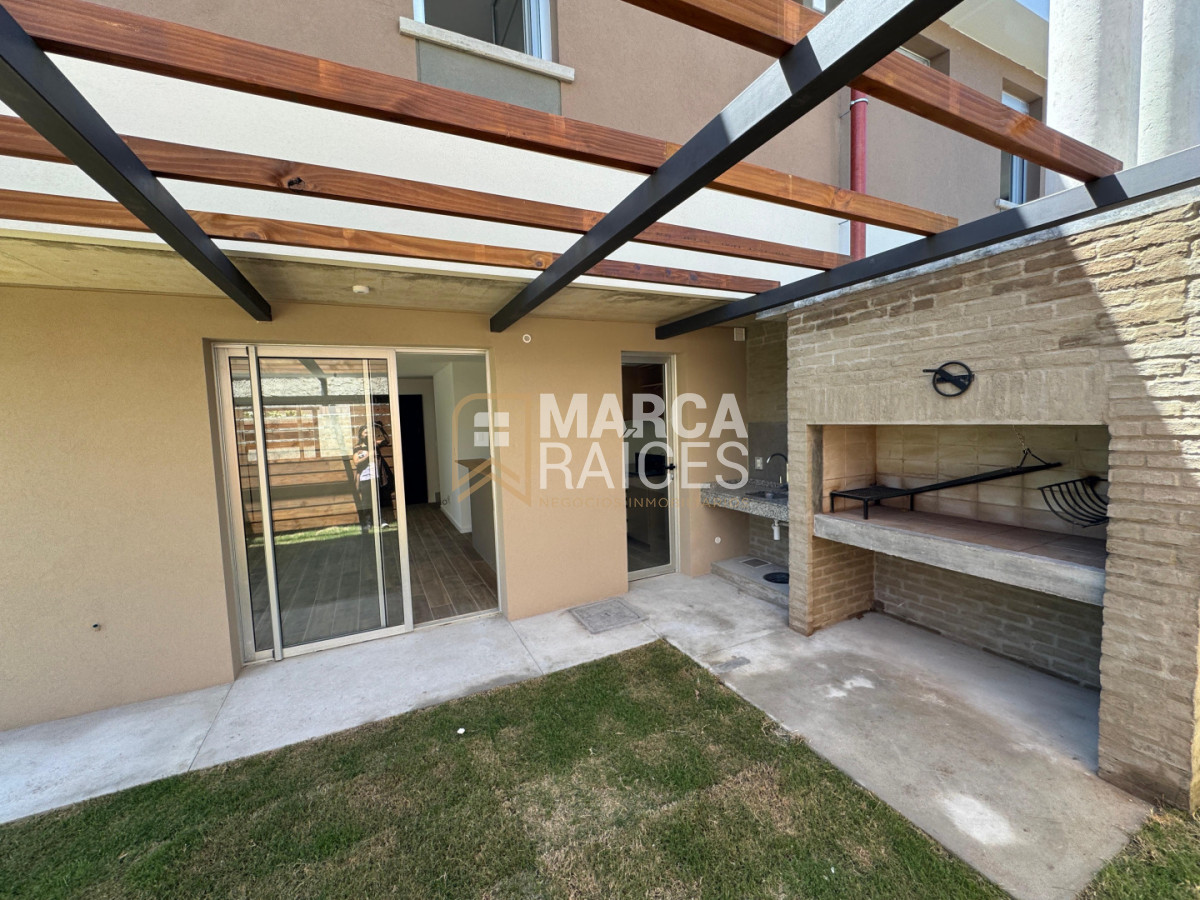 Casa ID.1508 - Venta Casa 3 Dormitorios en Ciudad de la Costa - Jardín Privado - Ley de Vivienda Promovida Aptas Banco Cochera Doble Canelones