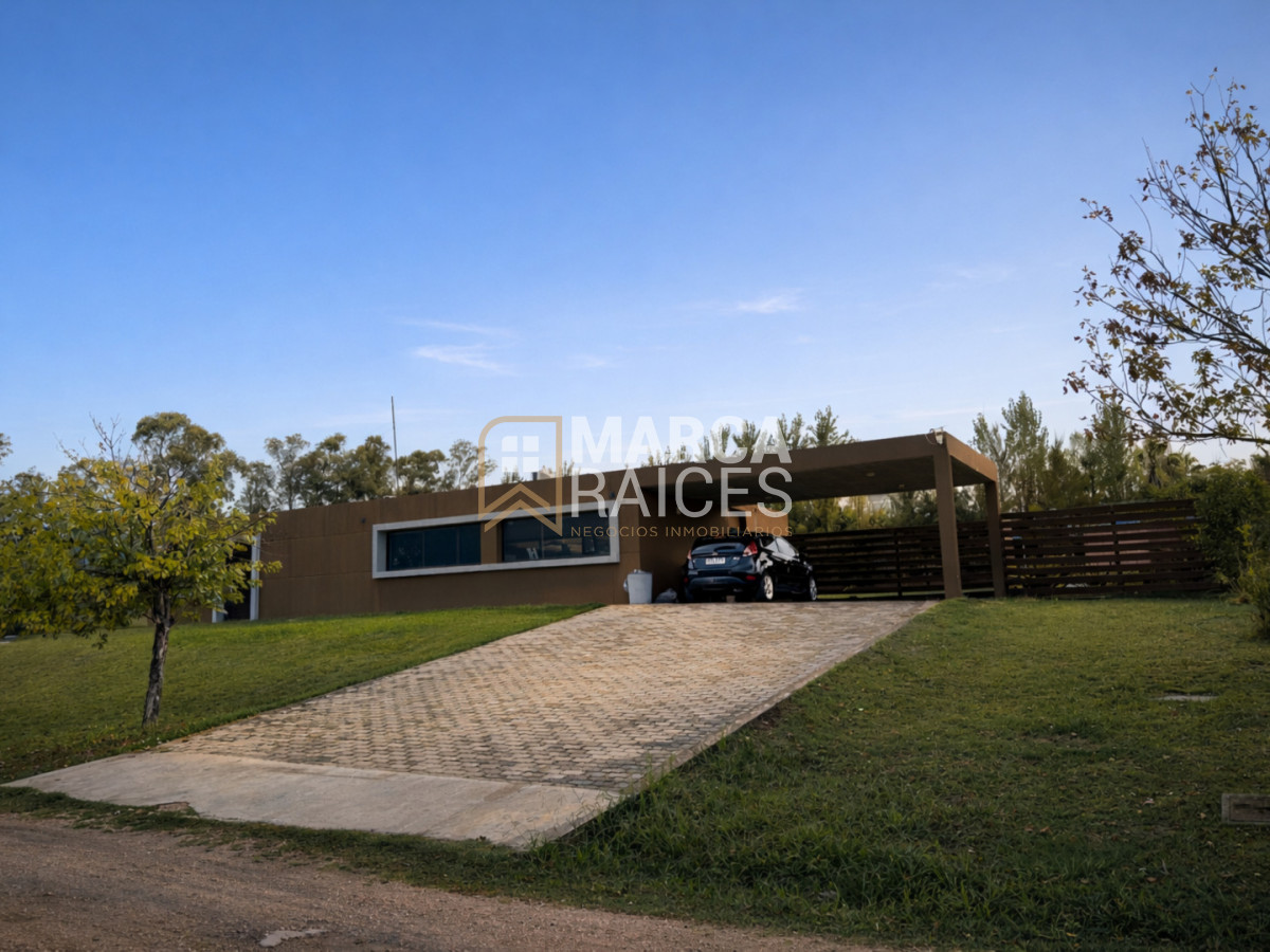 Casa ID.1721 - Venta Casa Premium 4 Dormitorios 2 Baños Cumbres de Carrasco (Barrio Privado) Canelones