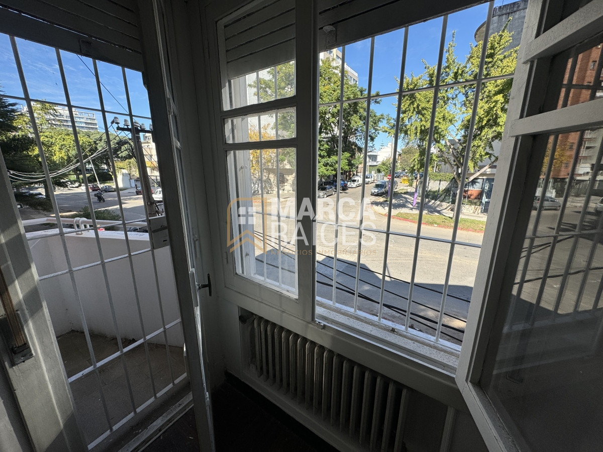 Casa ID.794 - Venta Casa 2 pisos 4 Dormitorios 2 Baños Garage Parque Rodo