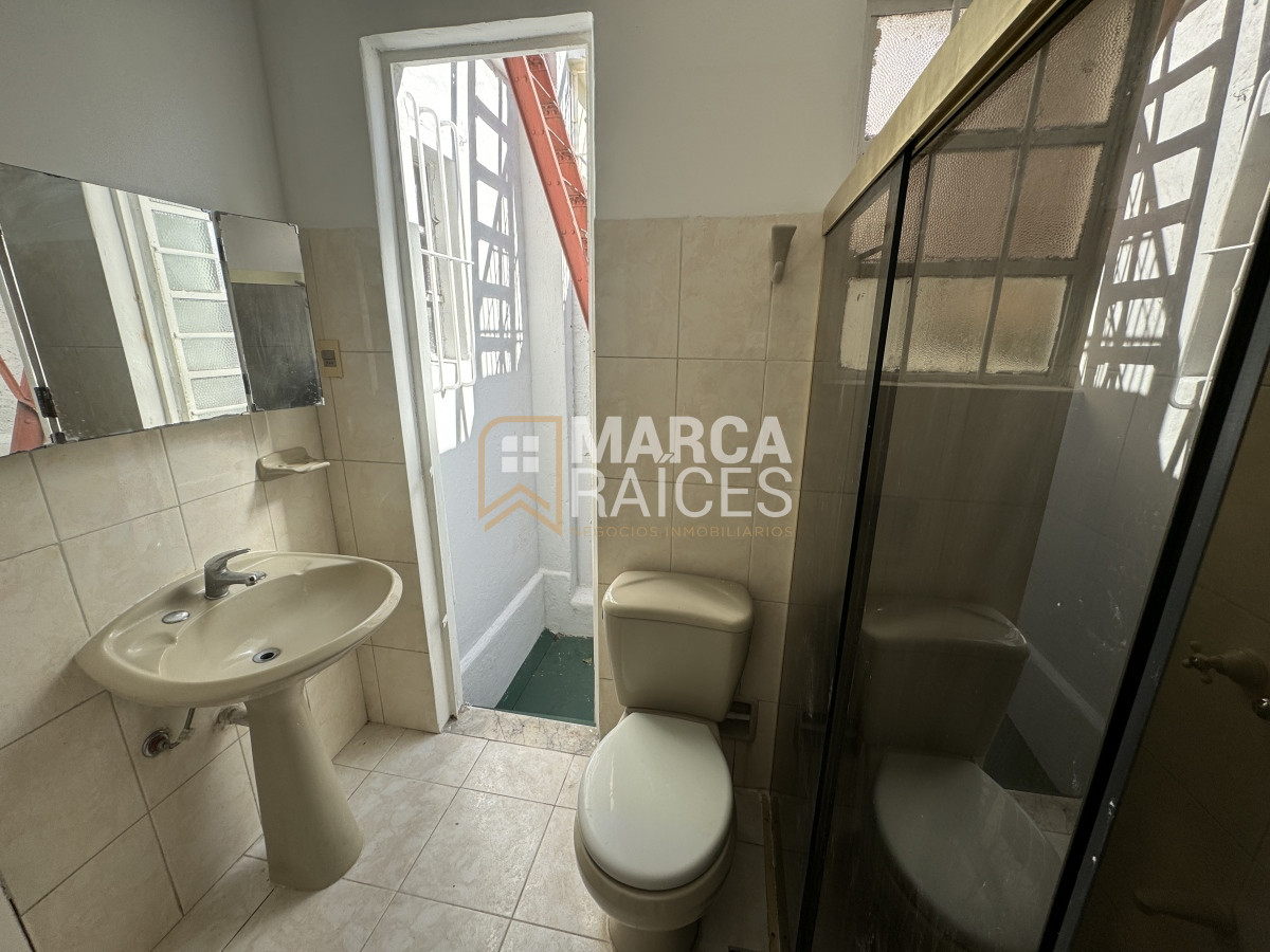 Casa ID.794 - Venta Casa 2 pisos 4 Dormitorios 2 Baños Garage Parque Rodo