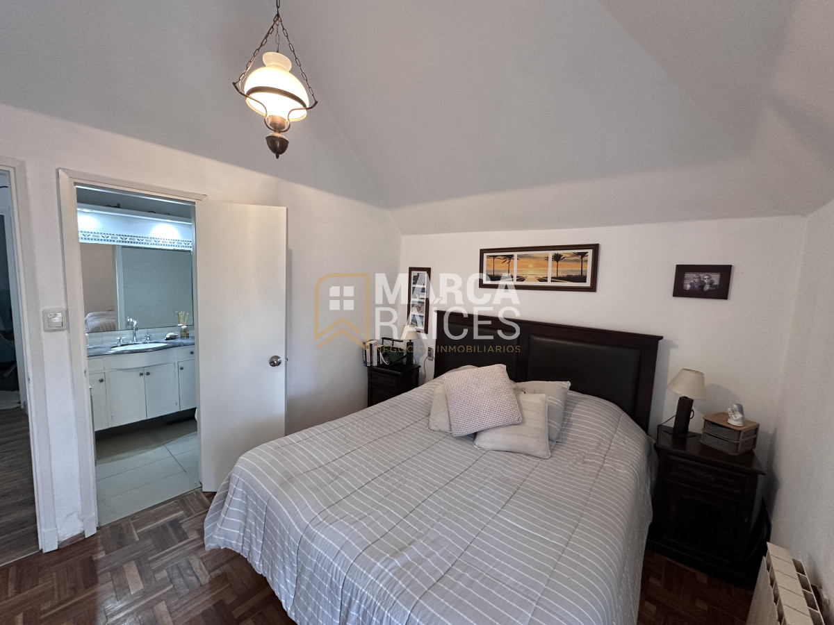 Casa ID.1073 - Venta Casa 4 Dormitorios 3 Baños Patio con Parrillero Parque Batlle Montevideo