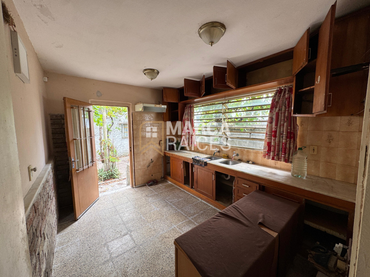 Casa ID.1843 - Venta Casa 3 Dormitorios Patio Cochera Parrillero A Reciclar Abayuba Montevideo