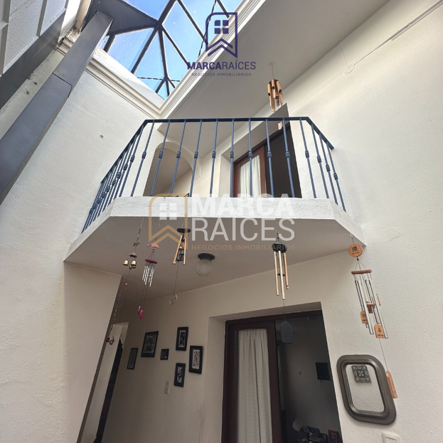 Casa ID.552 - Venta Casa Totalmente Reciclada 5 Dormitorios 2 Baños Centro Montevideo