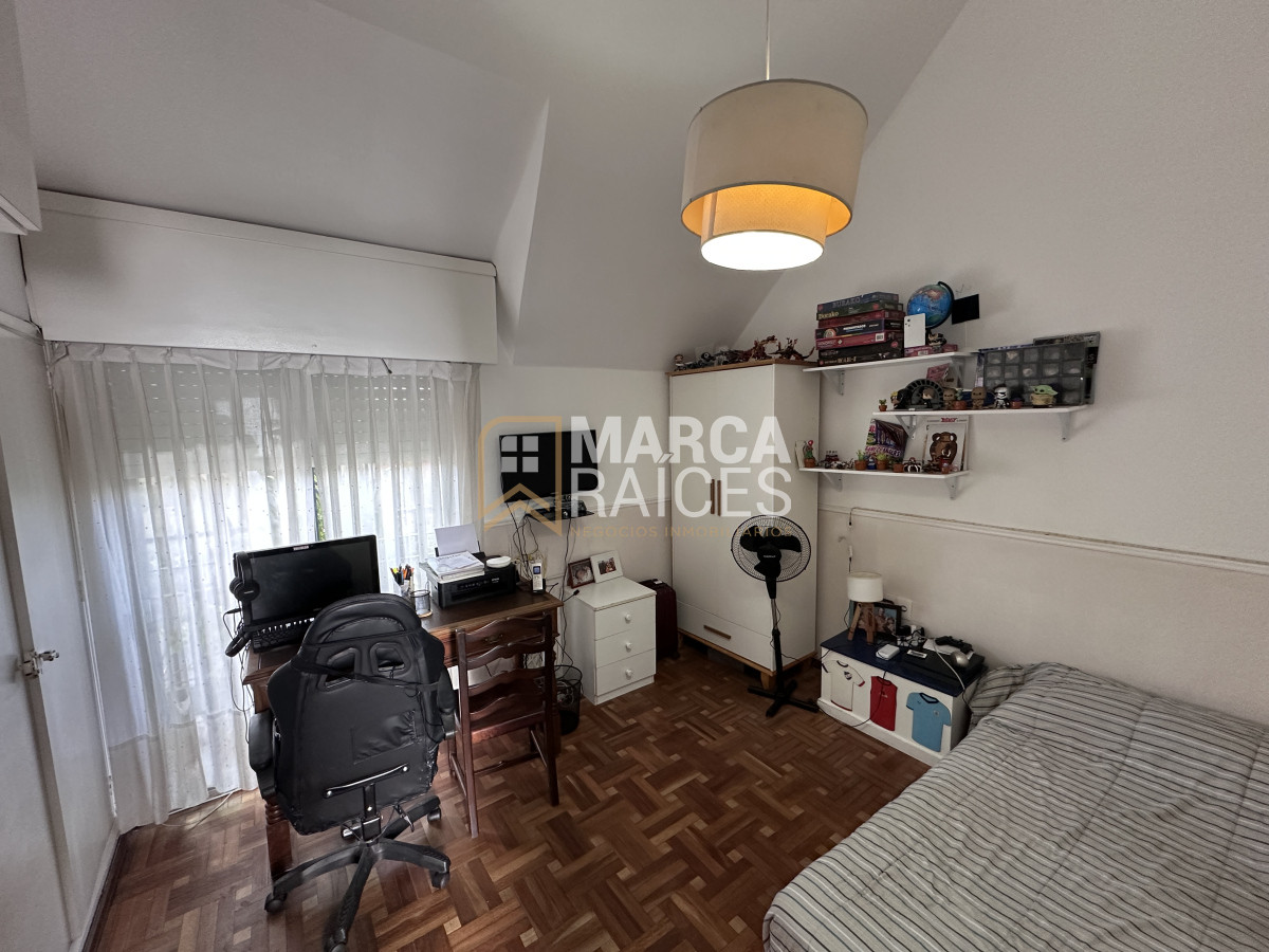 Casa ID.1073 - Venta Casa 4 Dormitorios 3 Baños Patio con Parrillero Parque Batlle Montevideo