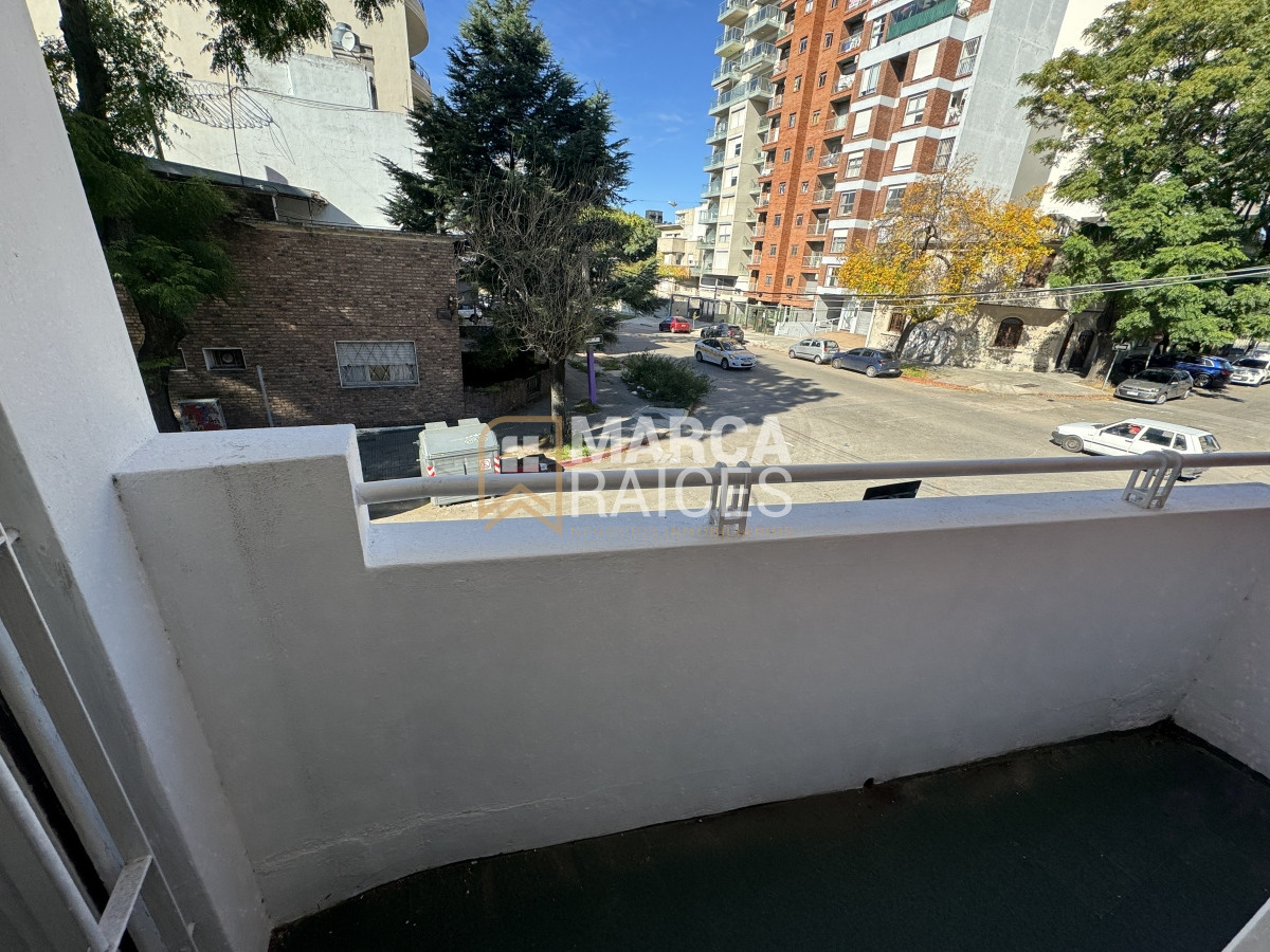 Casa ID.794 - Venta Casa 2 pisos 4 Dormitorios 2 Baños Garage Parque Rodo