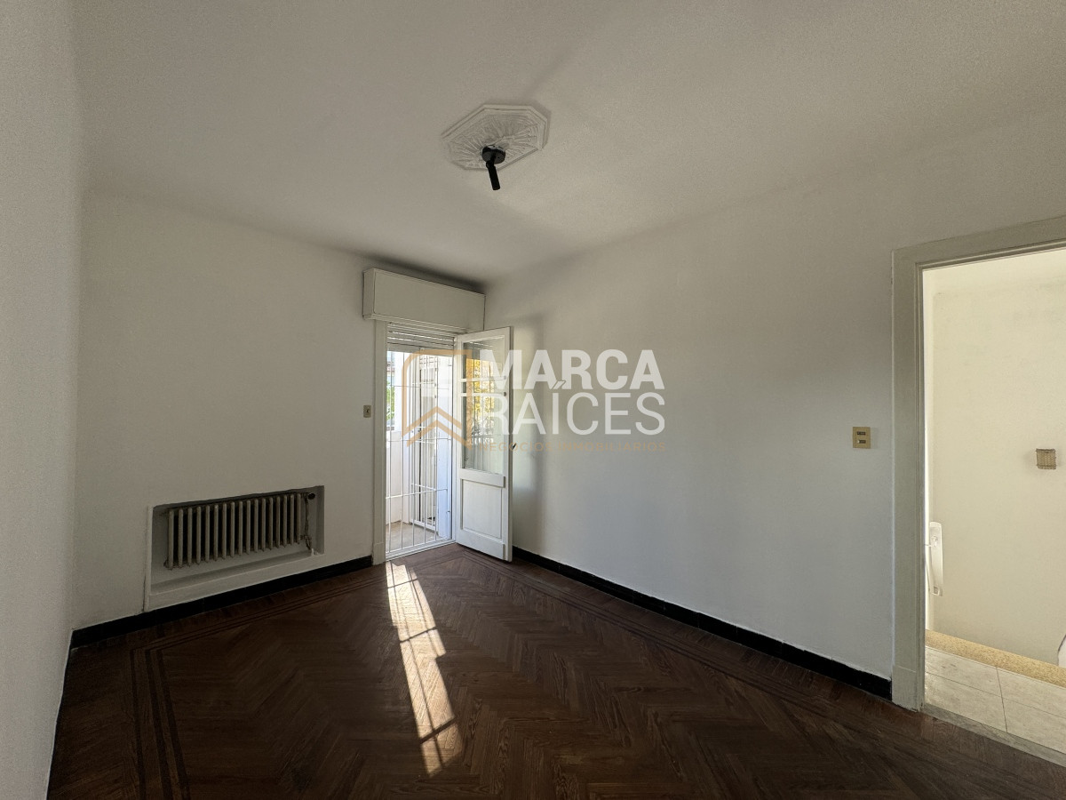 Casa ID.794 - Venta Casa 2 pisos 4 Dormitorios 2 Baños Garage Parque Rodo