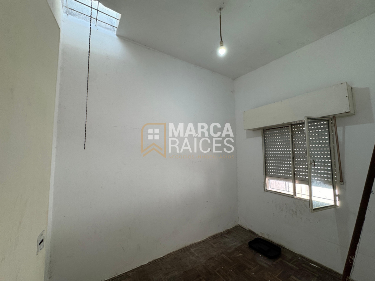 Casa ID.1776 - Alquiler Casa 3 Dormitorios Cocina Definida Living Amplio con Estufa a Leña Cochera Las Acacias Montevideo