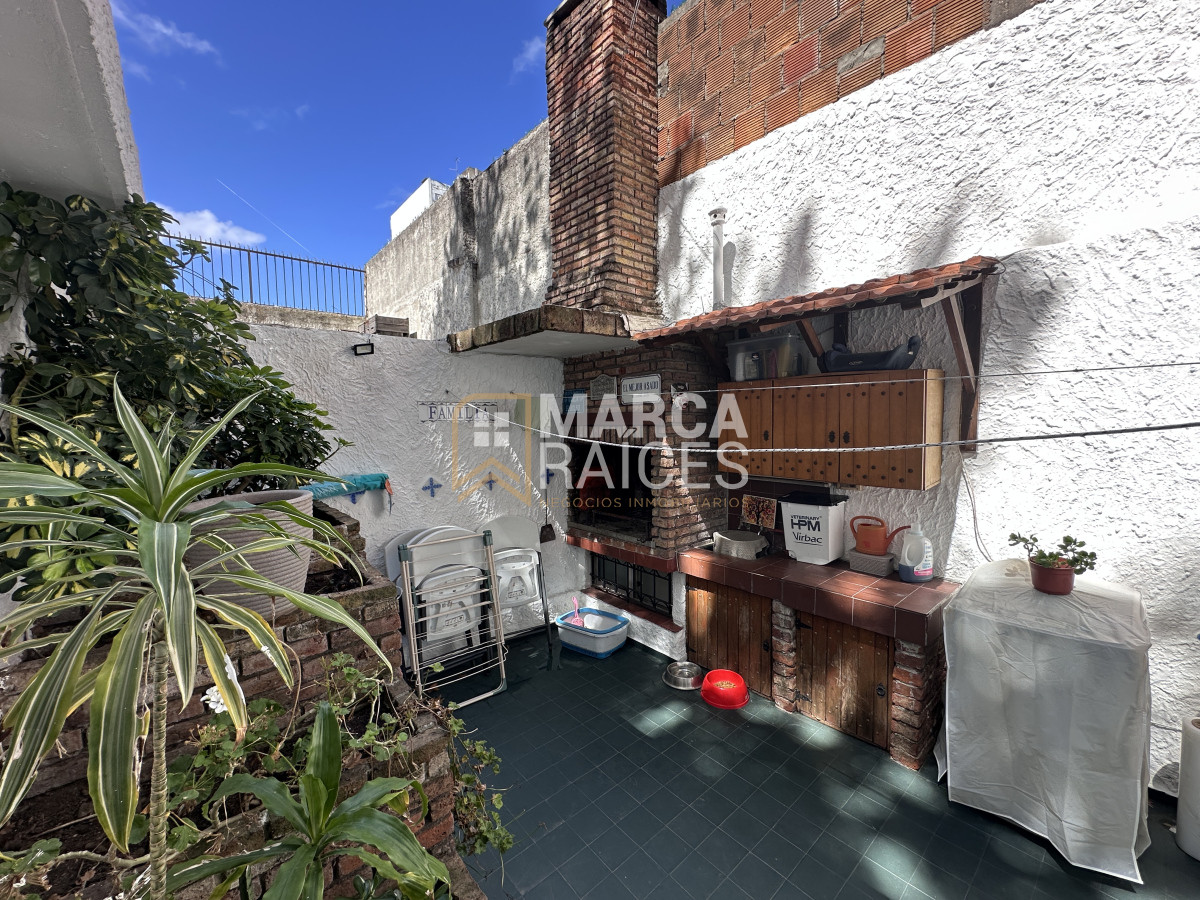 Casa ID.1073 - Venta Casa 4 Dormitorios 3 Baños Patio con Parrillero Parque Batlle Montevideo