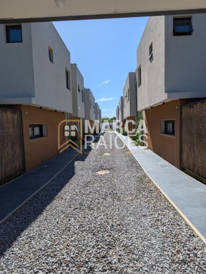 Casa ID.1661 - Alquiler Casa Comoda 3 dormitorios en condominio cerrado con seguridad Carrasco Montevideo