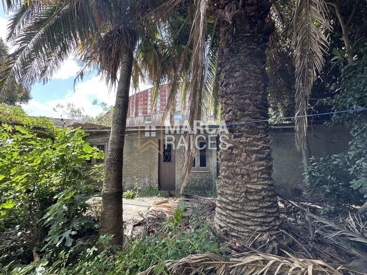Casa ID.1076 - Casa En Venta 2 Plantas Unica Con Esta Construccion Equipada Terreno 950 m2 Mucha Seguridad Posibilidad de 2 Casas Piedras Blancas Montevideo