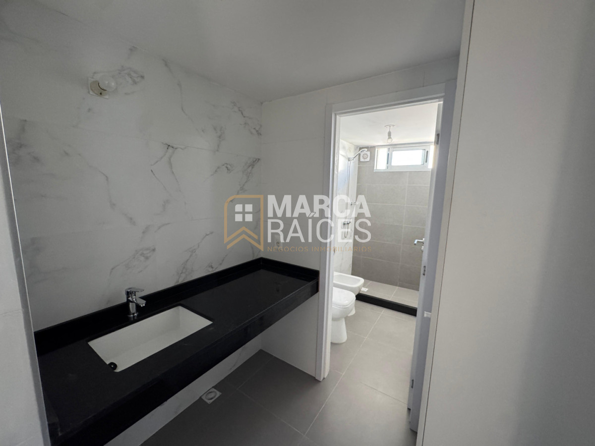 Casa ID.1810 - Venta Casa 3 Dormitorios en Ciudad de la Costa - Jardín Privado - Ley de Vivienda Promovida Aptas Banco Cochera Doble Canelones