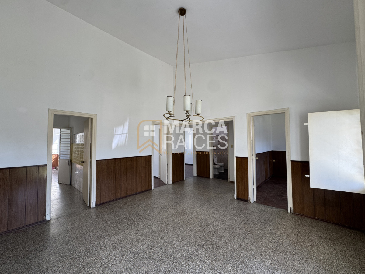 Casa ID.2763 - Venta Casa 4 Dormitorios Las Acacias, a una cuadra y media de Av. General Flores Montevideo