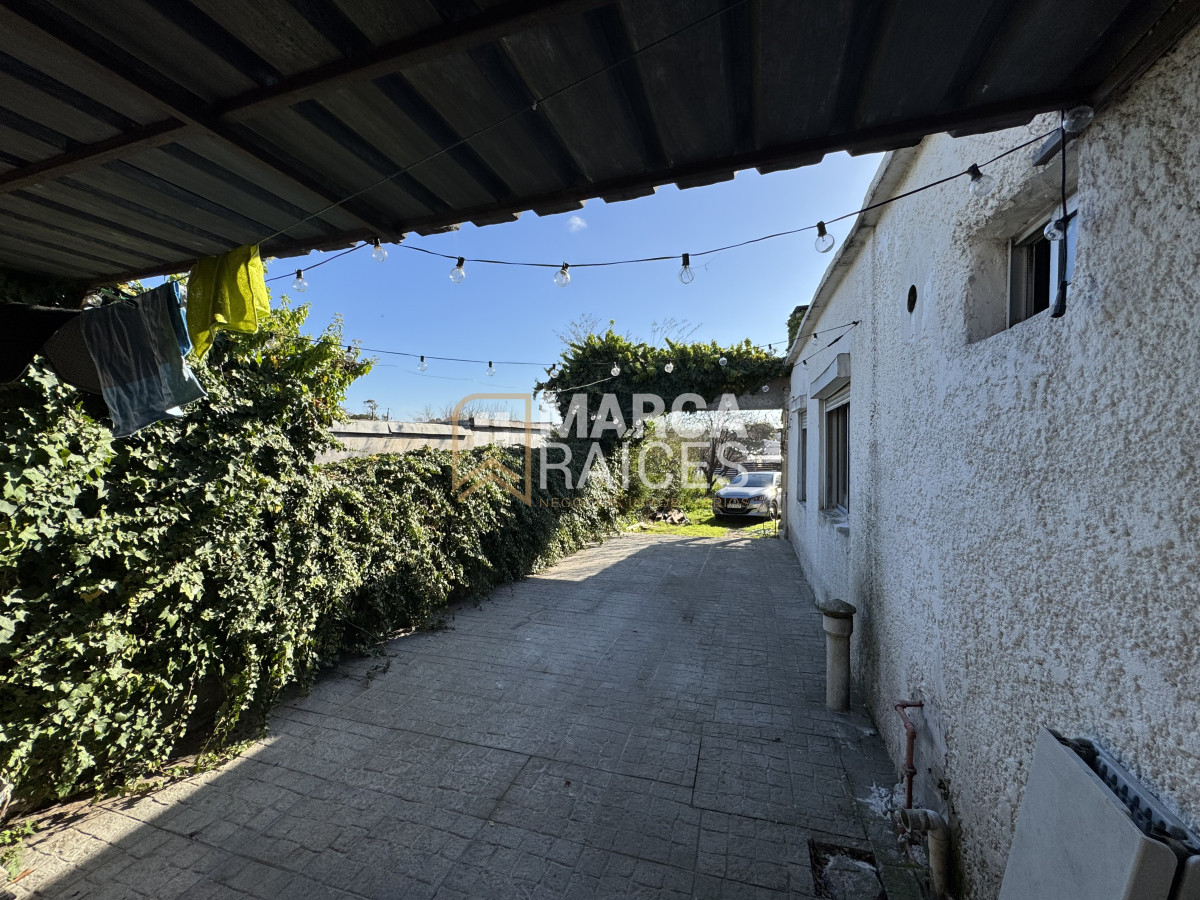 Casa ID.1562 - Venta Casa 3 Dormitorios en Terreno de 580 m2 Flor de Maroñas Montevideo