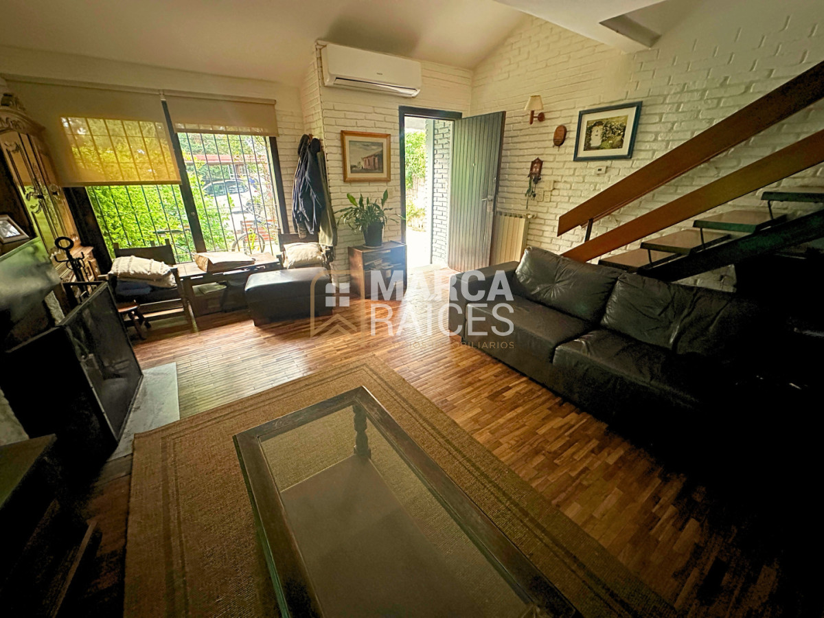 Casa ID.1907 - Venta Casa PH 3 Dormitorios 2 Baños 2 Pisos 4 Garages Parrillero Carrasco Sur Montevideo