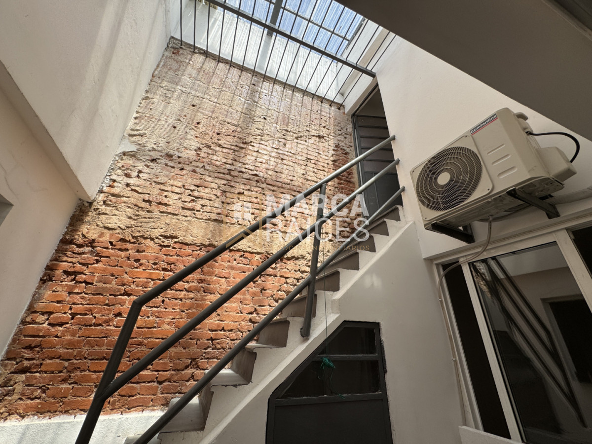 Casa ID.448 - Venta Casa 3 Dormitorios 2 Baños Patio Parrillero Reciclada Completamente y Amoblada Buceo Montevideo