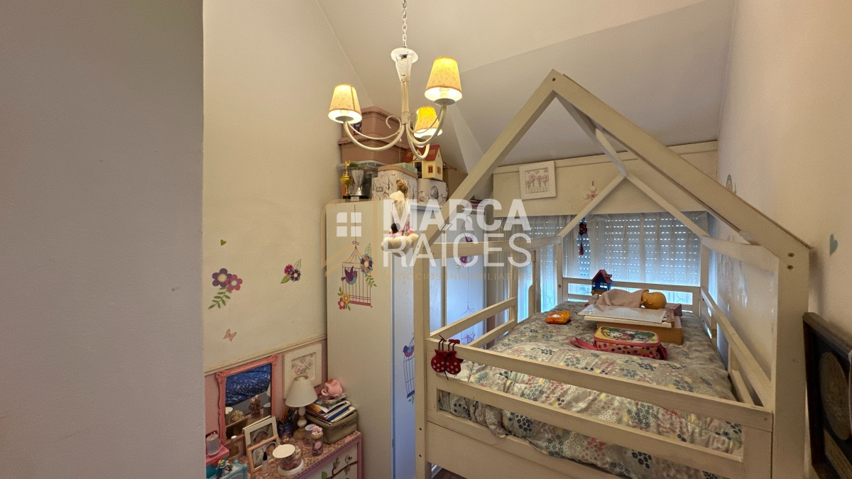 Casa ID.1073 - Venta Casa 4 Dormitorios 3 Baños Patio con Parrillero Parque Batlle Montevideo